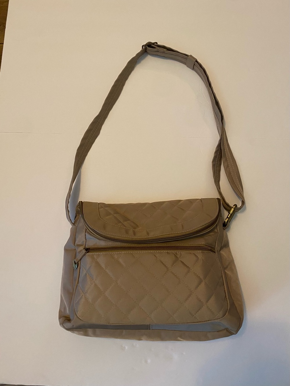 Traveling Anti-Theft Quilted Collection Classic Crossbody/Shoulder Bag NWOT